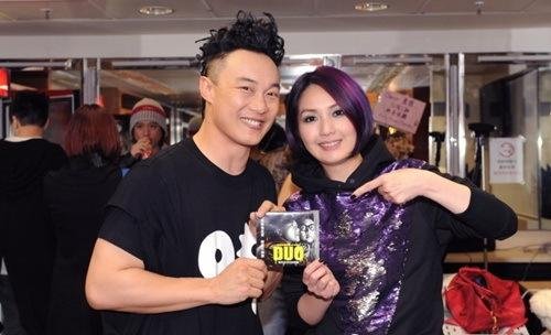 杨千嬅前任男朋友有哪些，她为什么一直紫色头发？