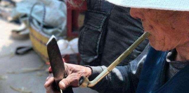 号称鬼谷子传人卖刀不要钱只留一预言，留的什么预言？