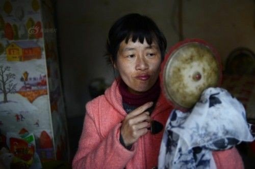 余秀华不惜让自己站在刀刃上而色解唐诗，她为何这样做？