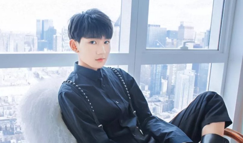 王源拿到“铁饭碗”工作比明星身份更让人羡慕，你知道是什么工作吗？