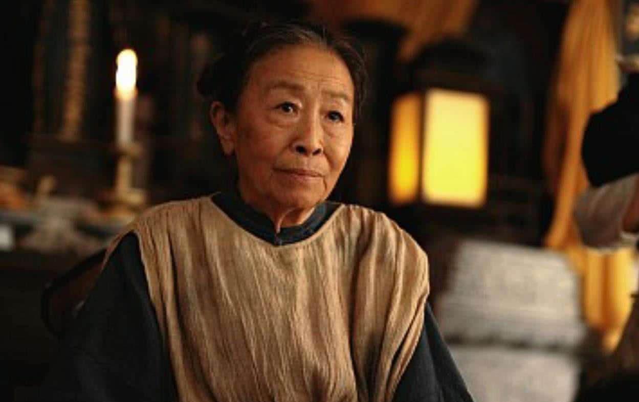 张少华打断新凤霞的腿疑晚节不保,如今的她怎么样了?