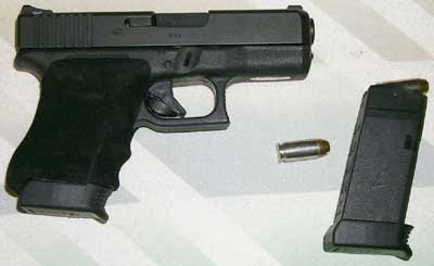 曲尺的一种自动手枪