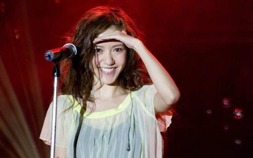 想要大声唱是什么歌的歌词啊？