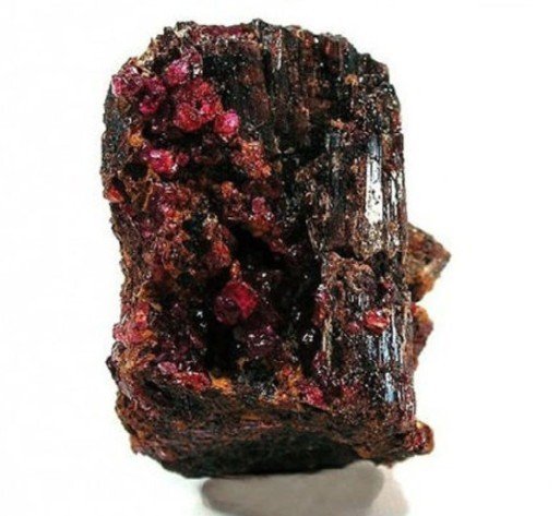 红硅硼铝钙石的理化性质