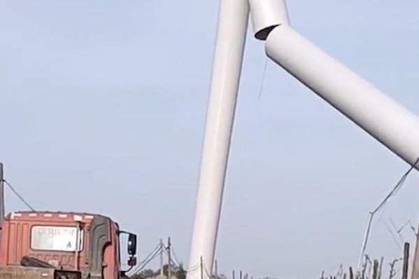 扬州百米高风力发电机倒塌，建成不到半年为何这么快就倒塌？