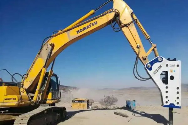 学挖掘机学费多少钱？