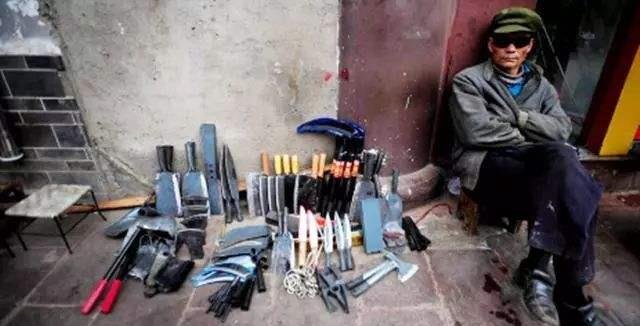 号称鬼谷子传人卖刀不要钱只留一预言，留的什么预言？