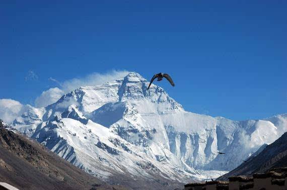 珠峰攀登46万起步，花这么多钱到底值不值？