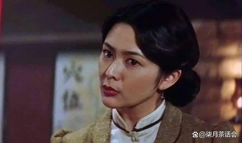 关之琳20岁结婚，“十三姨”让她走上巅峰，为何却与刘德华成遗憾？