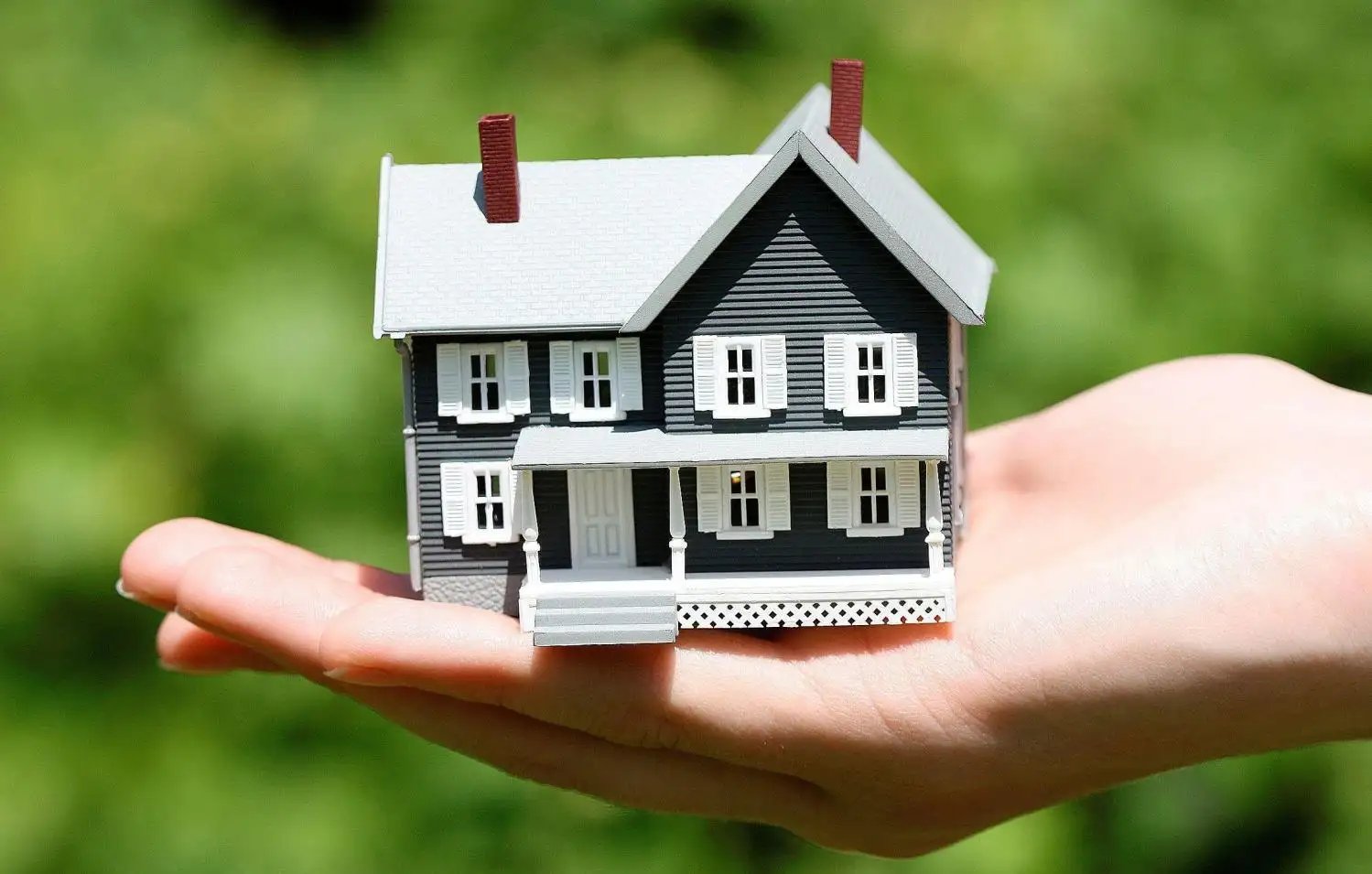 北海、西双版纳房价回到5年前，旅游城市如何留住人？