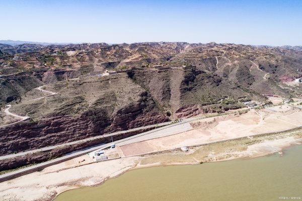 参照公务员法管理单位是什么意思