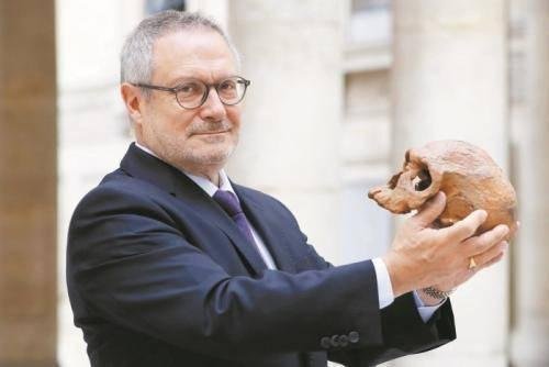 地球上最早的两个人是谁，为什么一男一女才能繁衍后代？