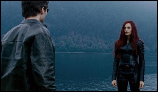 谁能告诉我《X战警3》中，查尔斯博士死没死？