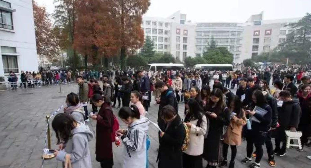 今年国考补录7011人，报名参加国考补录的条件有什么？