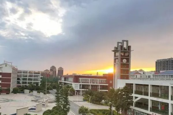 新郑一中地址在哪里