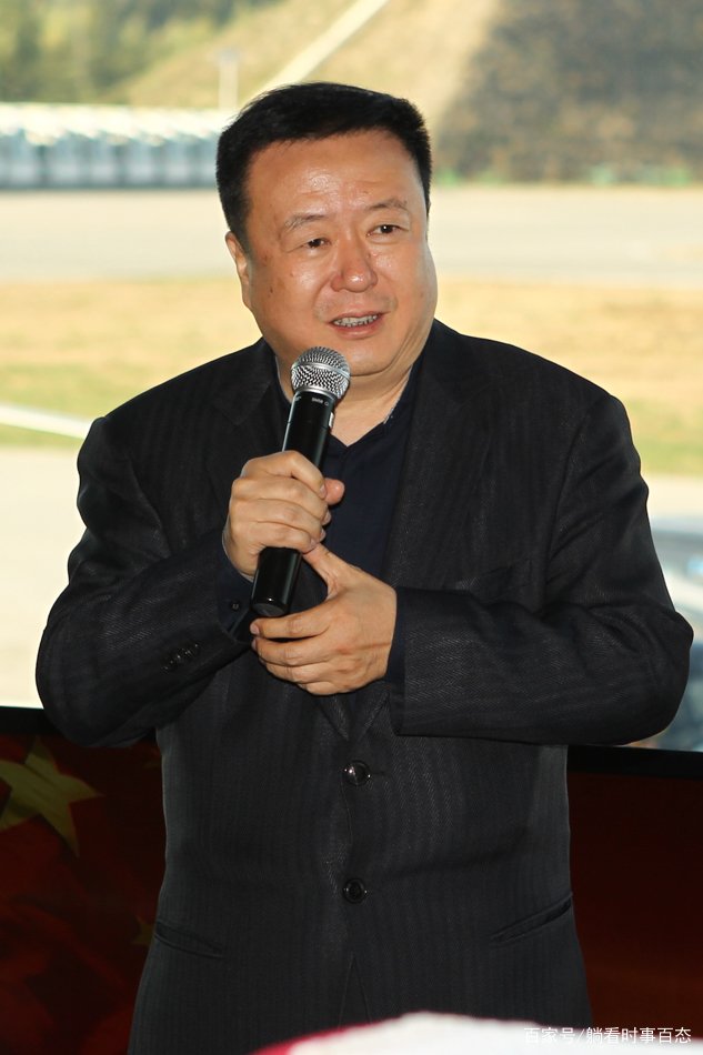 风流导演尤小刚,三婚娶小30岁娇妻,他的前任都有谁?