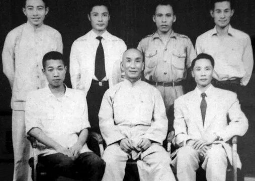 叶问的师傅是霍元甲吗?