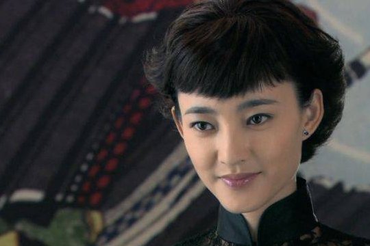 《枪花》:“素颜女神”王丽坤,怎样演绎了精彩的谍战故事?