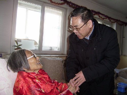 黄静汶的人物简介