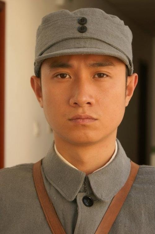 《雪豹》电视剧中周文怎么当上的清风寨二当家?