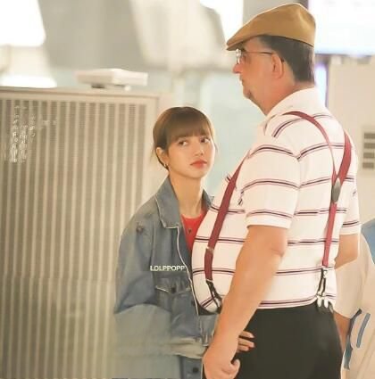 lisa是混血吗，为什么这么好看？