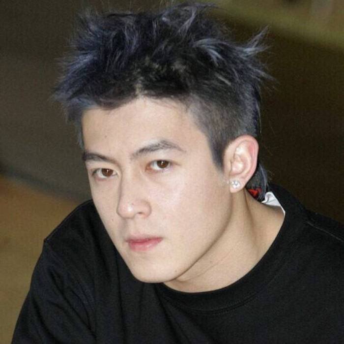 陈冠希再陷丑闻！陈冠希夫妇被曝双出轨，孩子身份遭质疑！究竟是怎么回事？