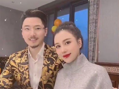 国岳夫妻多大年纪啊？