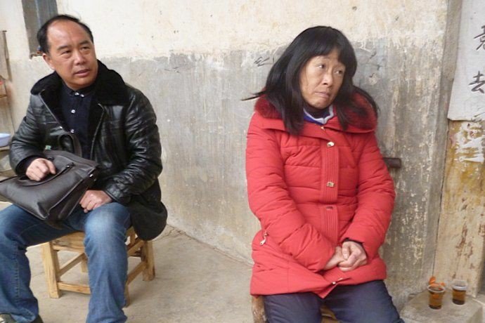 余秀华不惜让自己站在刀刃上而色解唐诗，她为何这样做？