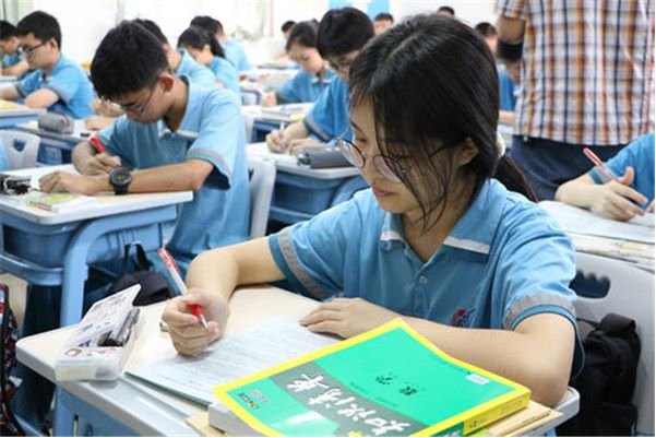 一年级是怎么分班级的