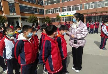 学生怎样办理学生证？