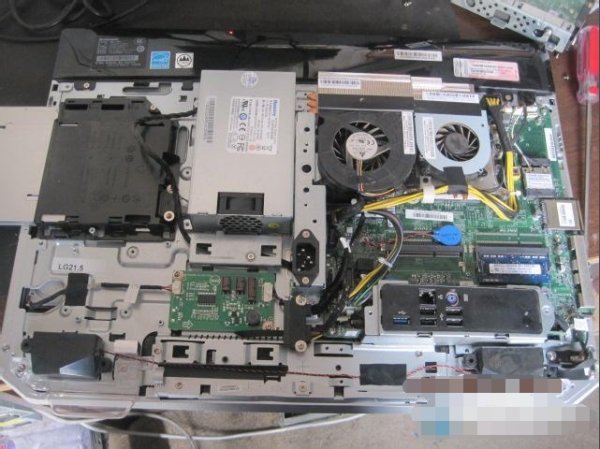 如何拆卸联想y480笔记本电脑？