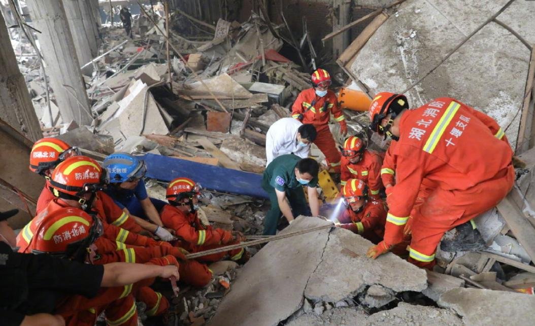 十堰投入超2000人救援力量，为何此次事故需要这么多人力？