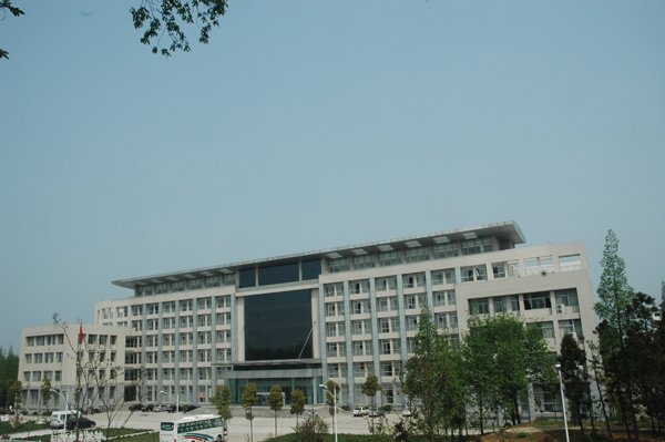 南京信息工程大学滨江学院花旗营校区的学校设施