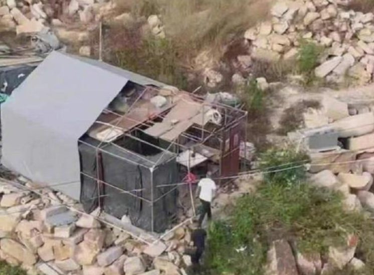 福建莆田刑案犯罪嫌疑人曾多次发布求助信息无果，知情人称其「曾跳海救小孩」，还有哪些信息值得关注？