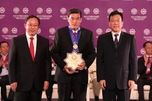 毛阿敏富豪老公猝死，知情人透露出了哪些详情？