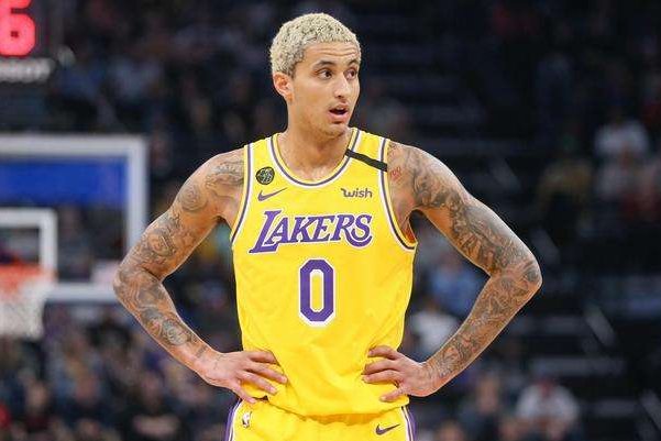 浓眉想和库兹马击掌惨遭无视，对此你怎么看？