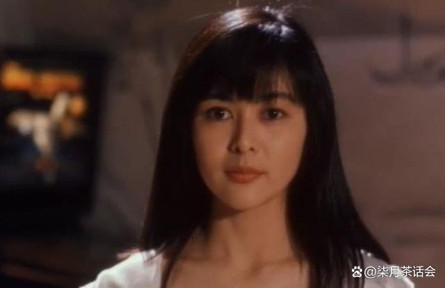 关之琳20岁结婚，“十三姨”让她走上巅峰，为何却与刘德华成遗憾？