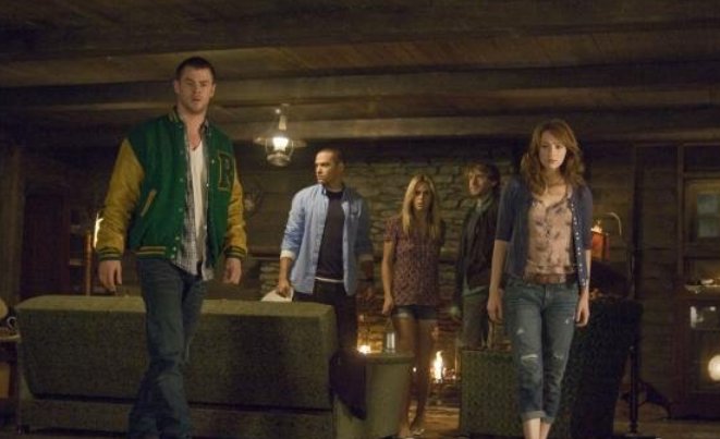 在恐怖片里面，有的恐怖片是主角们冷静理智不作死的，都有哪些剧？