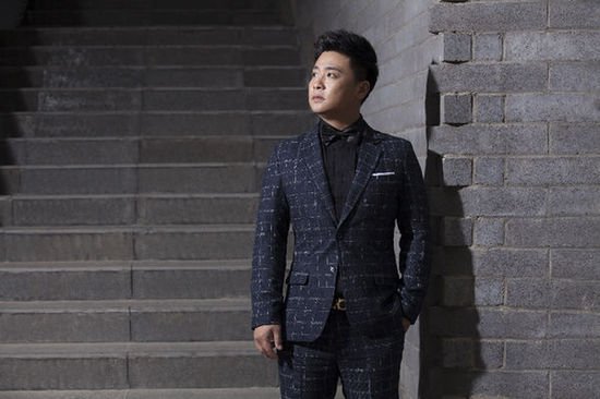 歌词里面有一句“一个人的寂寞两个人的错”都有什么歌啊，求歌名