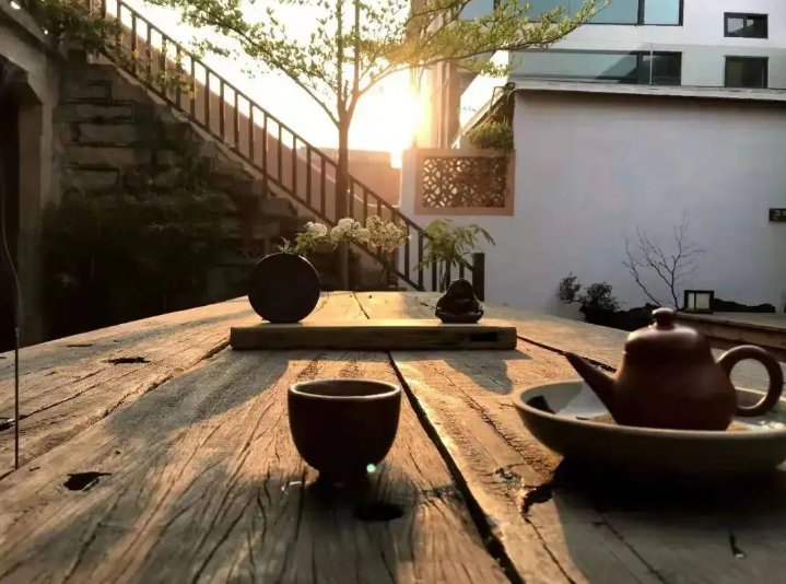 虚室有余闲上一句