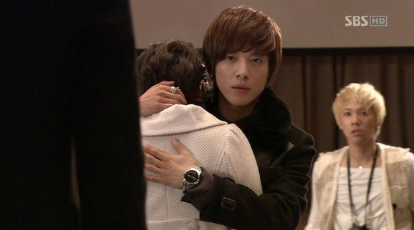 谁能告诉我《原来是美男啊》韩版中的主要内容是什么?