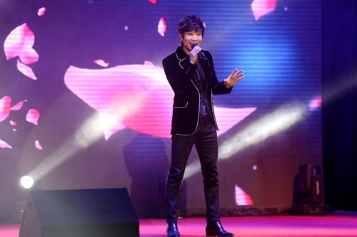 往事如风,痴心只是难懂`这是哪首歌的歌词?