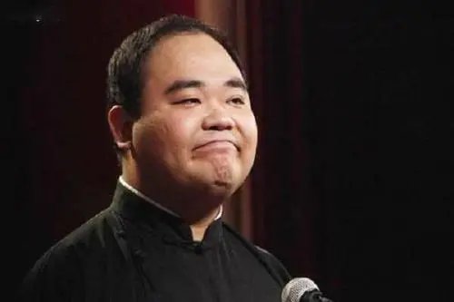 侯震在德云社的地位如何?