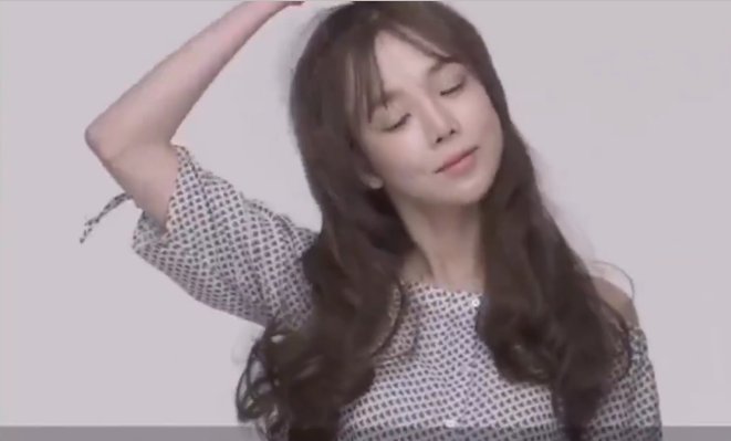 教你假发怎么带 真人示范经典佩戴方法