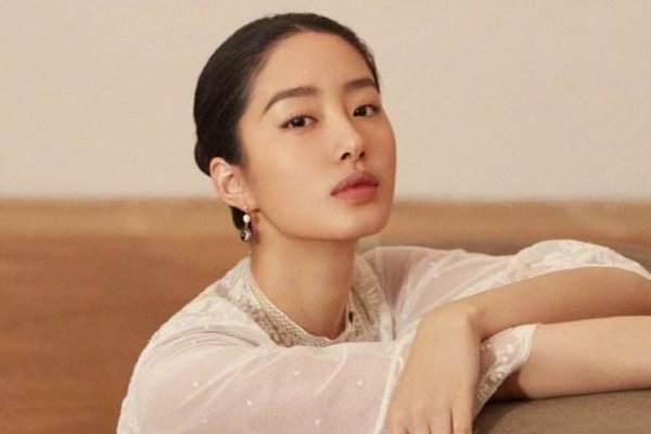 泼助理热粥拉踩佟丽娅自愿被潜规则！刚有起色的童谣为何被爆出这么多黑料？