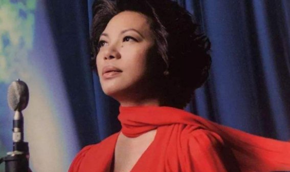 像一阵细雨洒在我心里是什么歌？