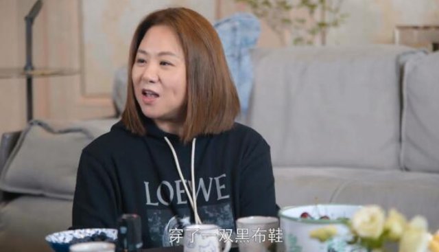 胡歌自曝同班仨男生都被孙莉夺走初吻，究竟是哪三位呢？