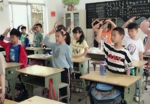 上学的时候你做过最丢脸的事是什么事？起因是什么？