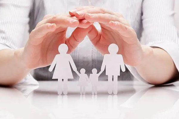 父母或者其他监护人应当树立家庭是第一个课堂家长是第一任老师的什么