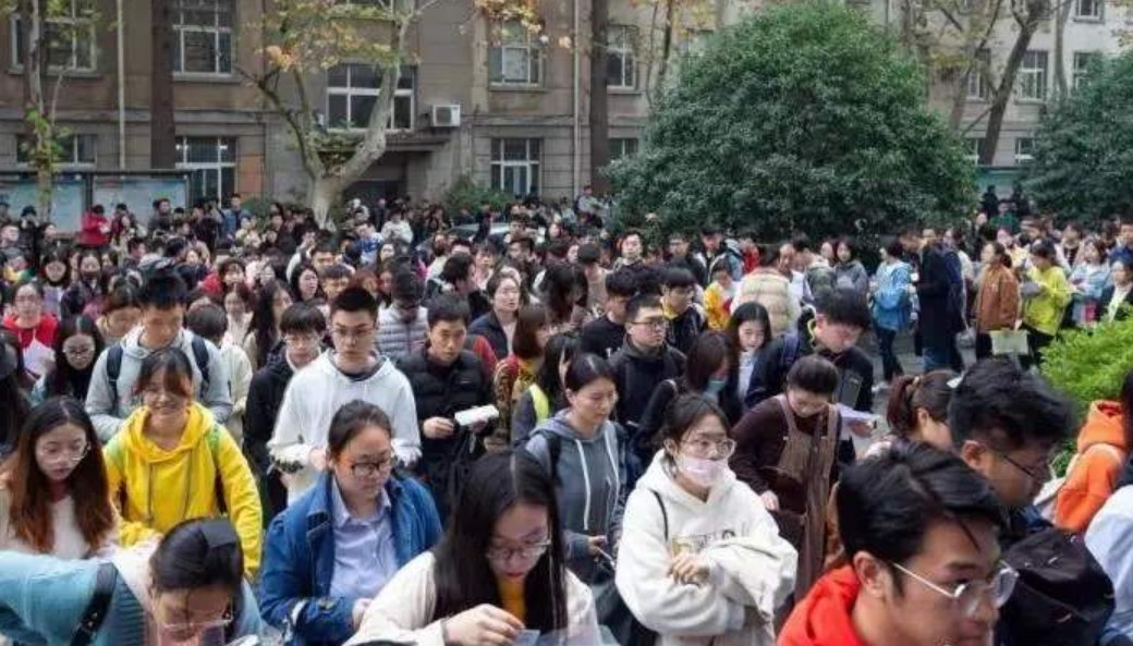 今年国考补录7011人，报名参加国考补录的条件有什么？